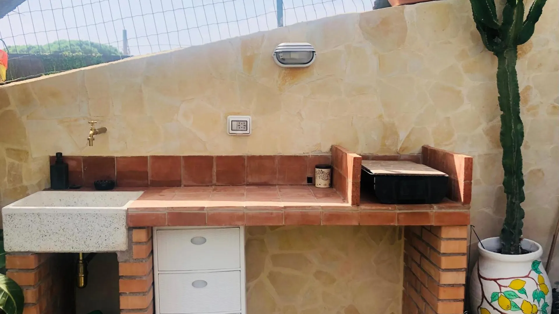 Spacious Entire Apartment - Sicilian Design - By Sea With Garden & Parking Aci Castello Casa vacanze